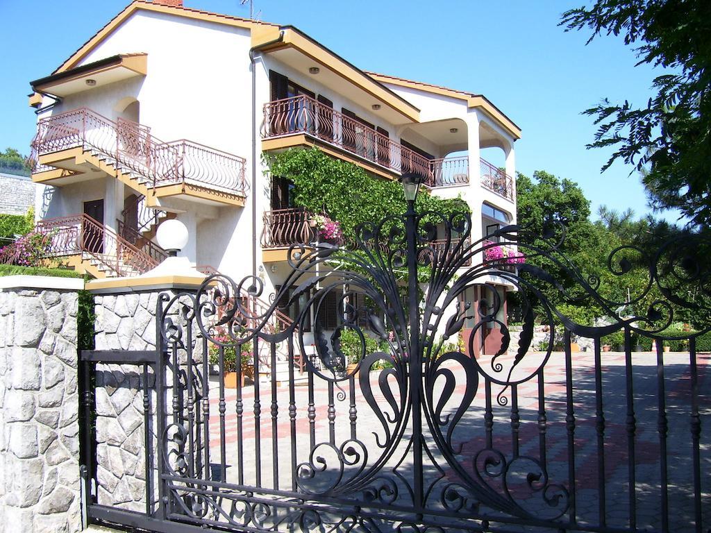 Apartments Villa Luciana Rijeka Exterior foto